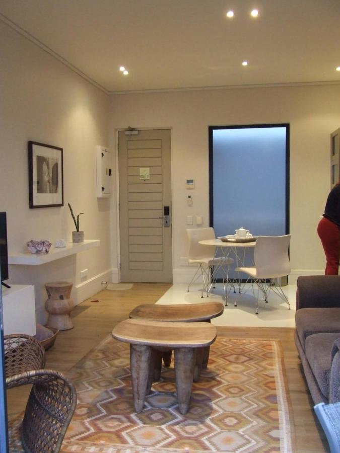 210 Gallery Luxury Studio Apartment 나이스나 외부 사진