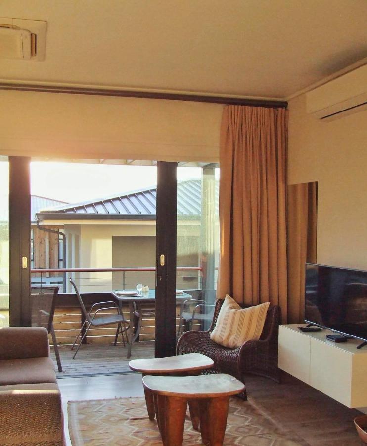 210 Gallery Luxury Studio Apartment 나이스나 외부 사진