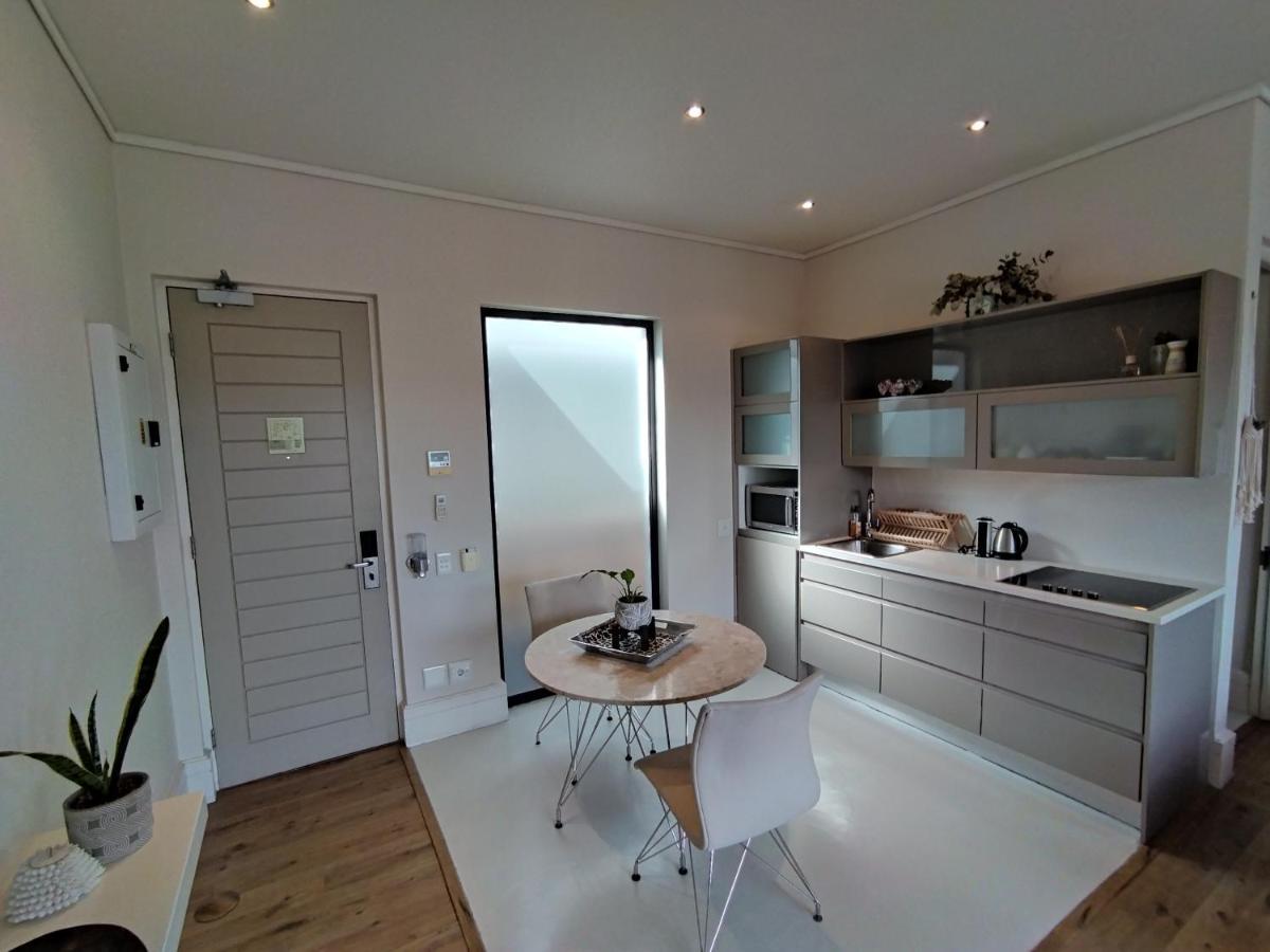 210 Gallery Luxury Studio Apartment 나이스나 외부 사진
