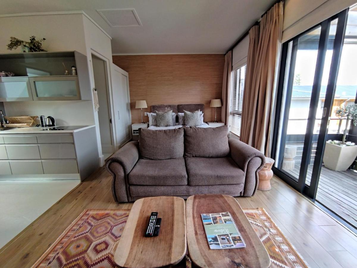 210 Gallery Luxury Studio Apartment 나이스나 외부 사진
